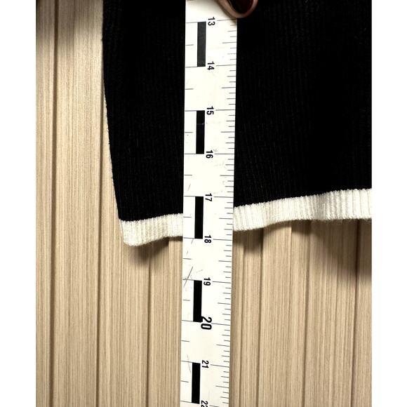 Forever 21 Women's Cropped Ribbed Knit Sweater with Contrast Trim Size L - Picture 7 of 7